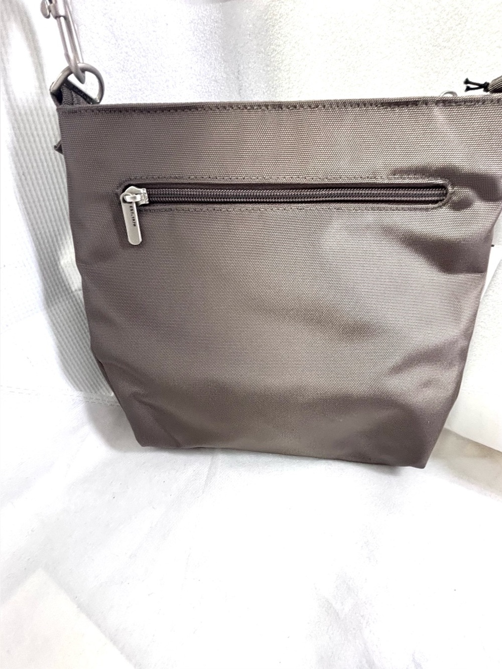 Travelon Anti-Theft Classic Muni Shoulder Bag. Hazelnut. - Picture 3 of 16
